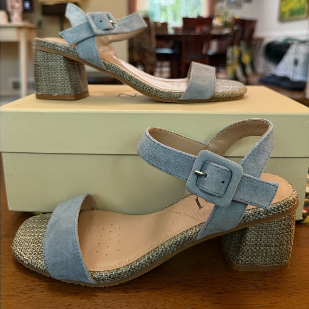 Nydj suede Women's Blue Sandals sz 7 NEW $130 retail